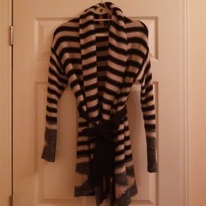 Like new! Beautiful Waffle knit sweater! Worn once
